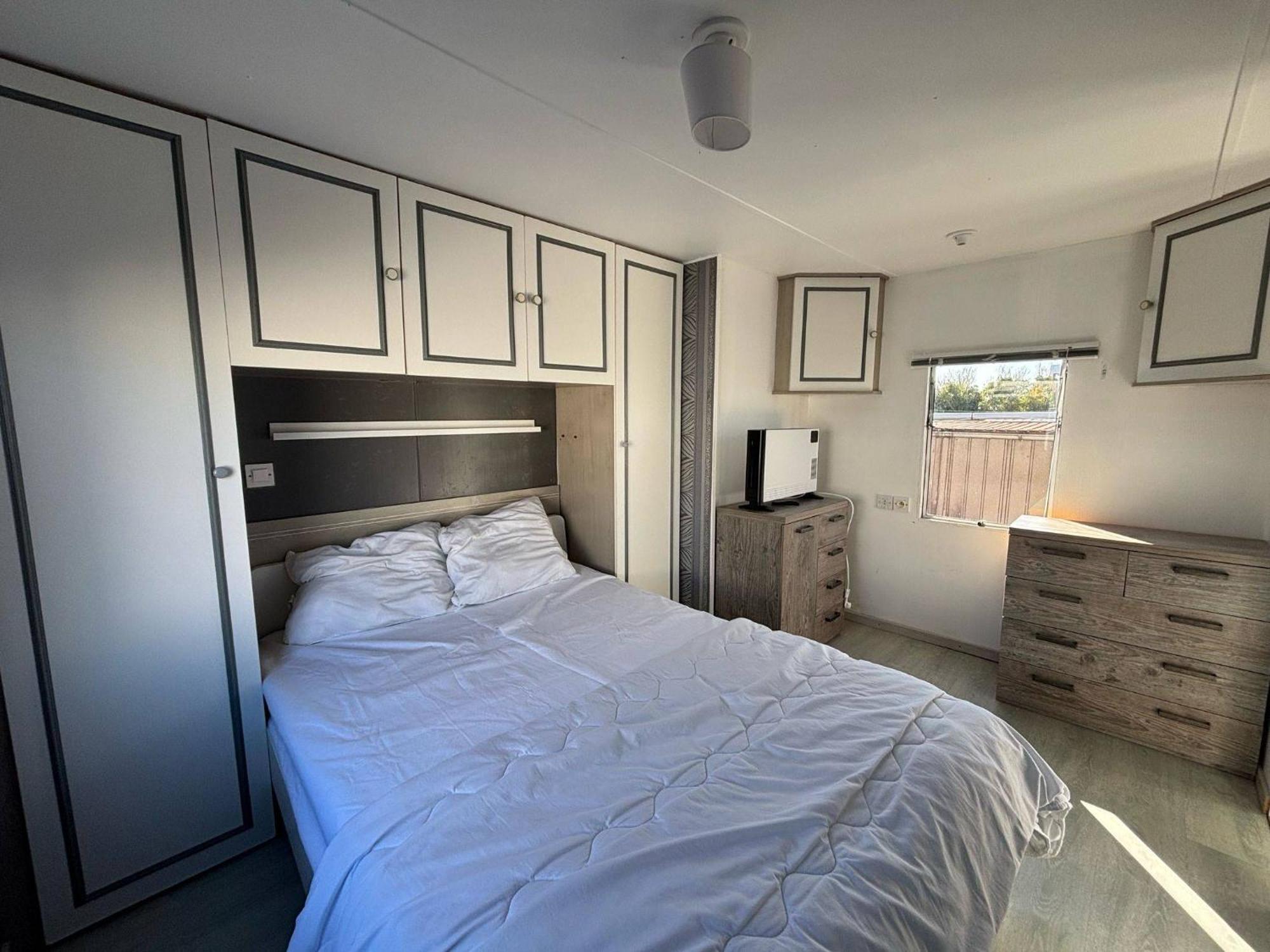 Mobile Home Au Camping New Vennepark Harendijk Buitenkant foto